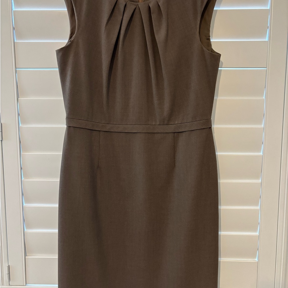 Elegant Brown Sleeveless Dress